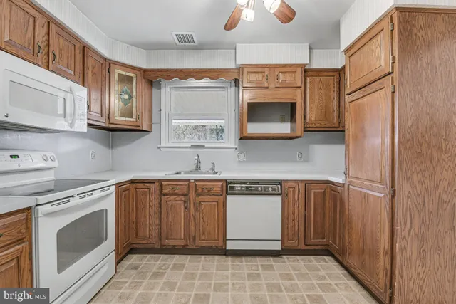 $229,900 | 7131 Salem Park Circle, Mechanicsburg, PA 17050