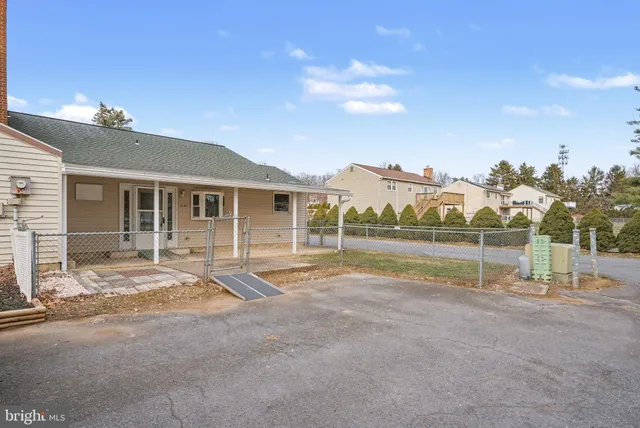 $229,900 | 7131 Salem Park Circle, Mechanicsburg, PA 17050