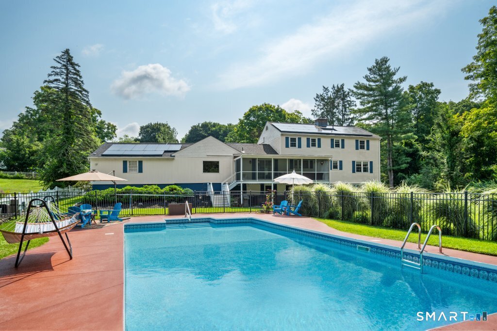 28 Oak Grove Road Brookfield, CT 06804 - Photo 3 of 37 Gallery Image 3