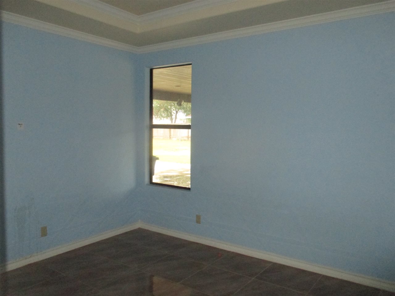 8703 Liberty Loop Laredo, TX 78045 - Photo 9 of 15 an empty room with a window