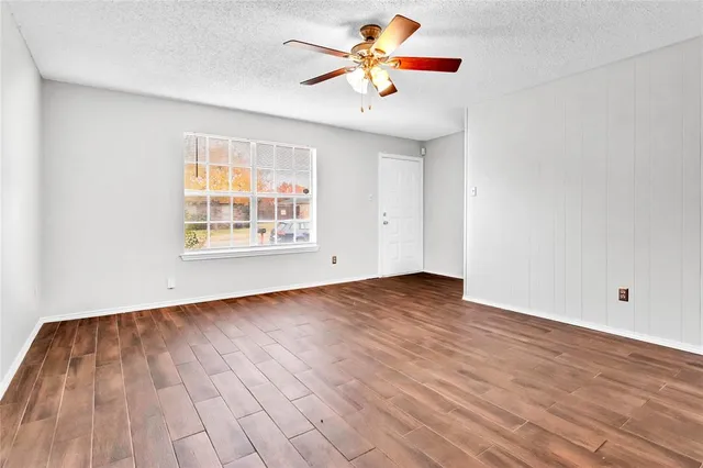 $1,999 | 6000 Maple Springs Drive, Arlington, TX 76001