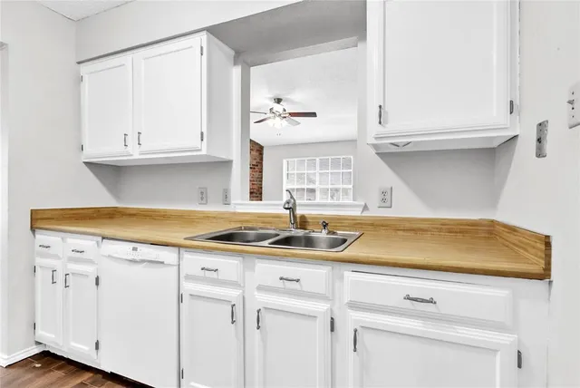 $1,999 | 6000 Maple Springs Drive, Arlington, TX 76001