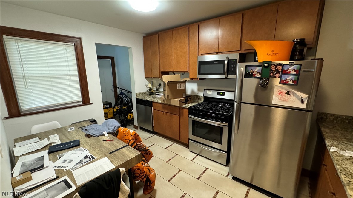 2434 Overlook Road Cleveland, OH 44106 - Photo 13 of 49