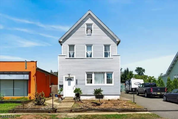 $749,999 | 603 Lincoln Boulevard, Middlesex, NJ 08846