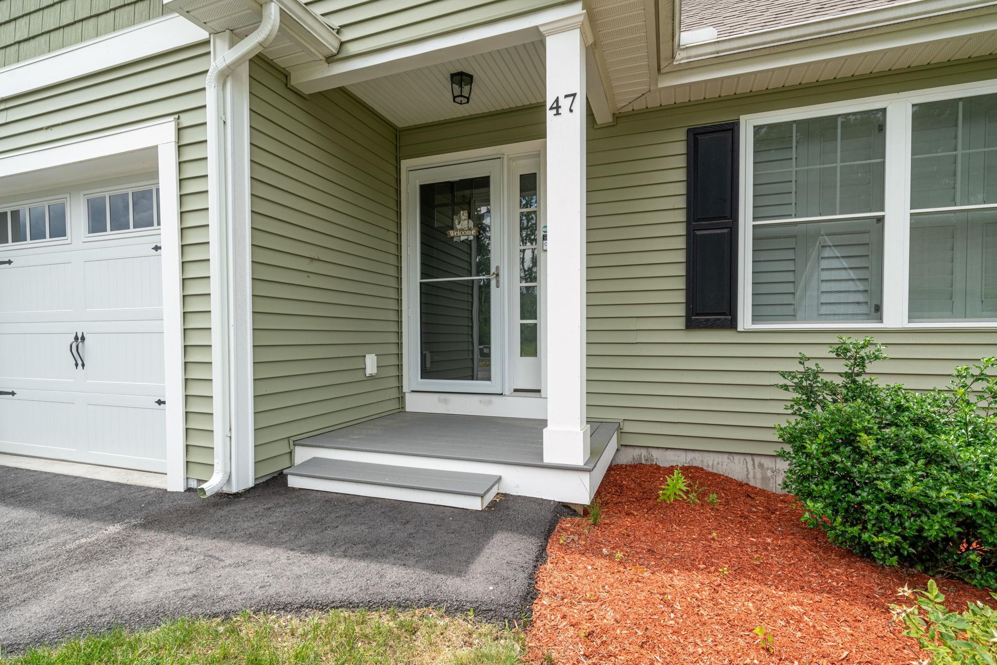 47 Abacoa Road Pelham, NH 03076 - Photo 13 of 38