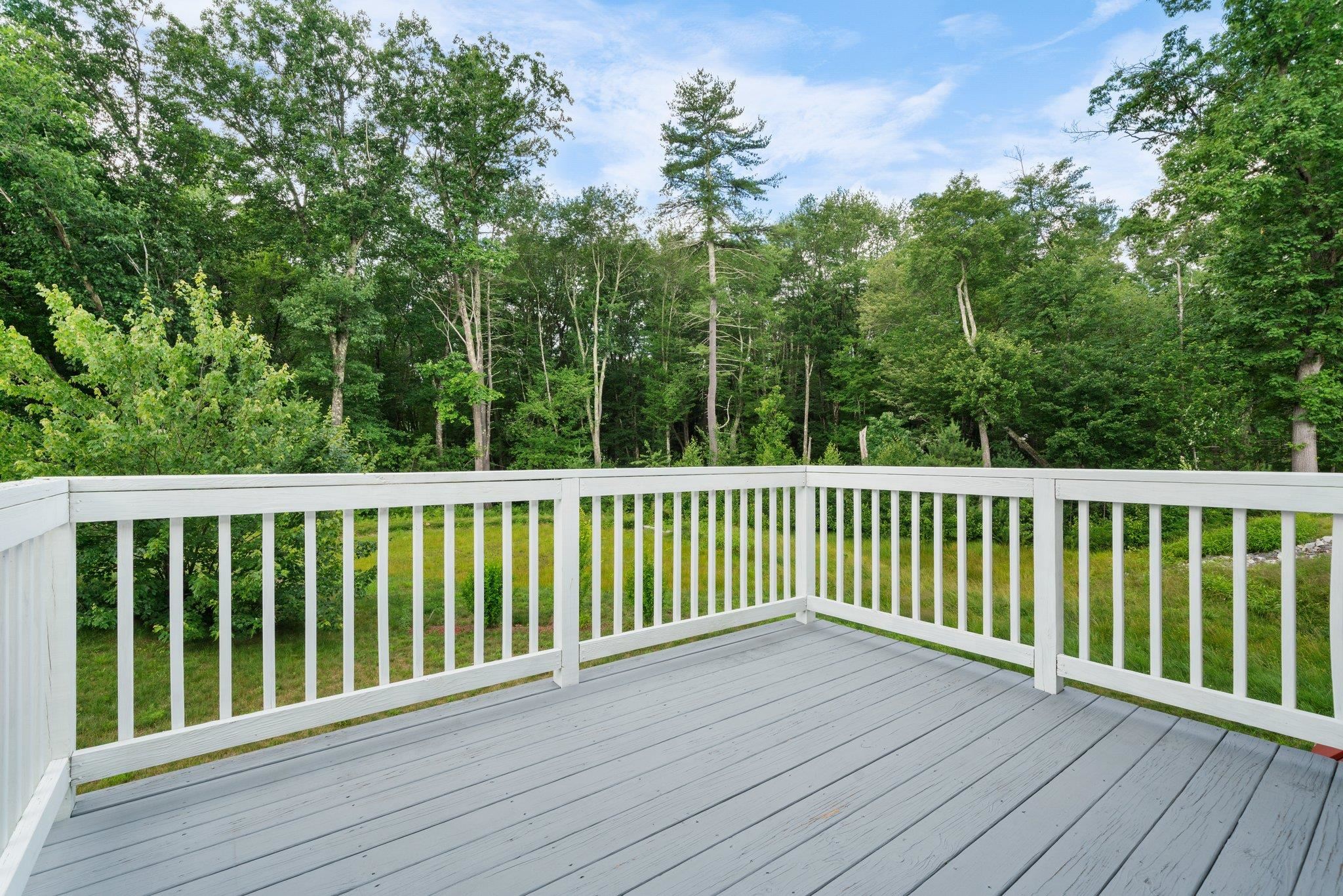 47 Abacoa Road Pelham, NH 03076 - Photo 23 of 38