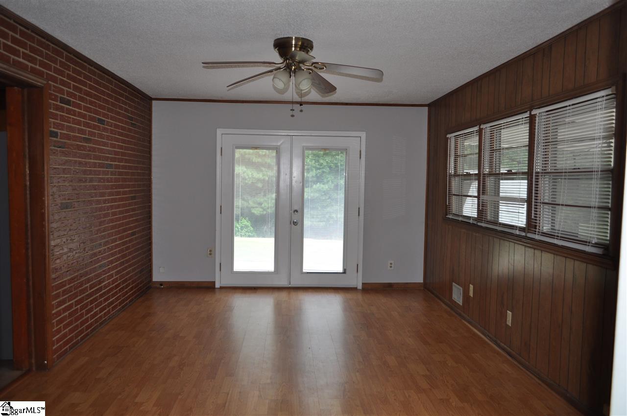 237 Burns Road Spartanburg, SC 29307 - Photo 3 of 13