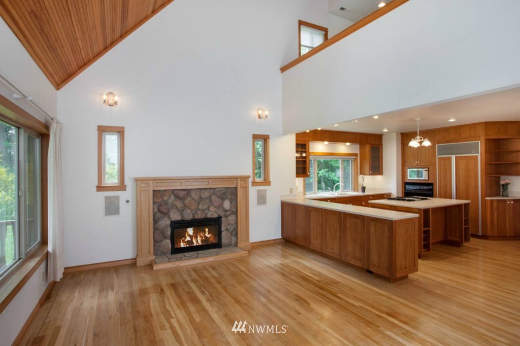 4945 Mission Road Bellingham, WA 98226 - Photo 3 of 14