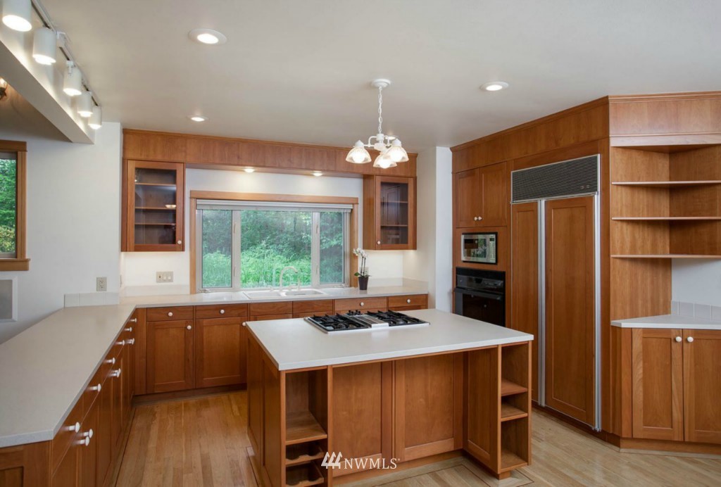 4945 Mission Road Bellingham, WA 98226 - Photo 5 of 14