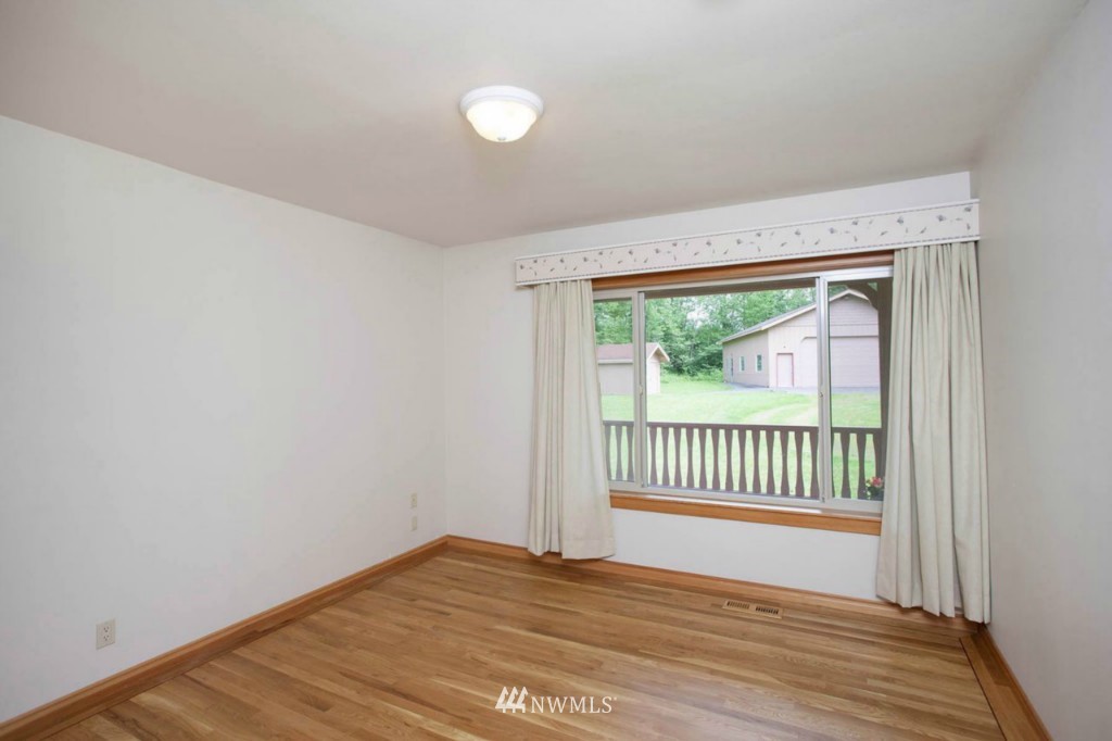 4945 Mission Road Bellingham, WA 98226 - Photo 6 of 14