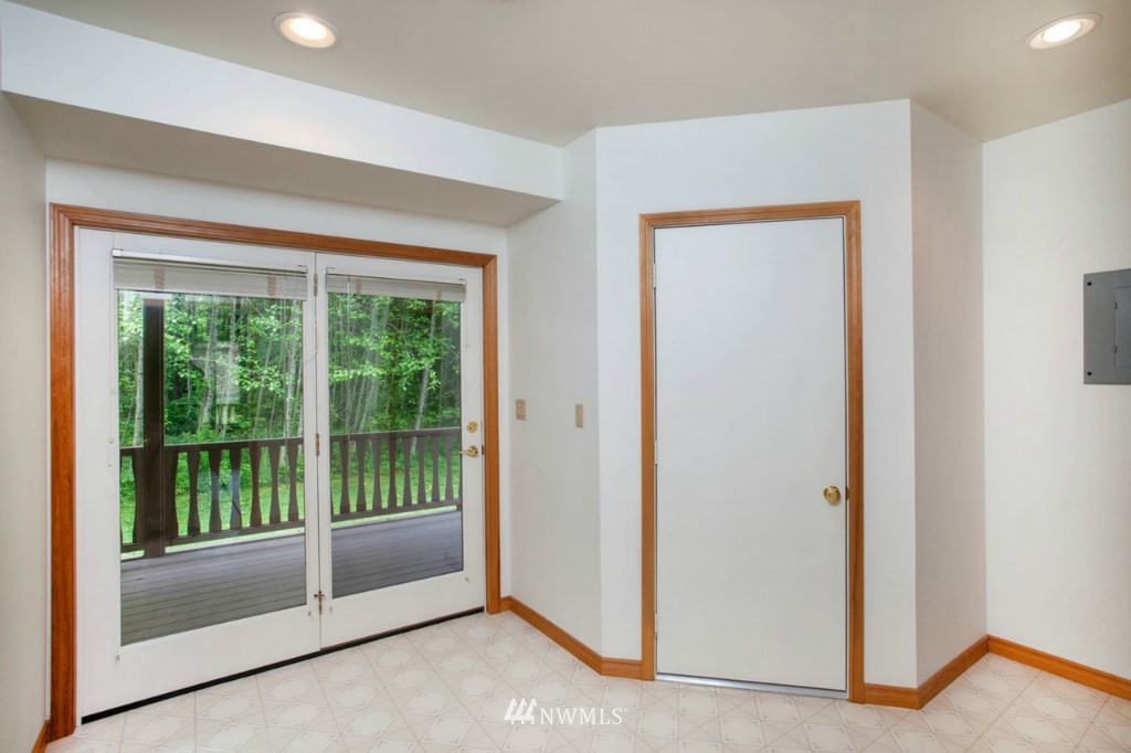 4945 Mission Road Bellingham, WA 98226 - Photo 7 of 14