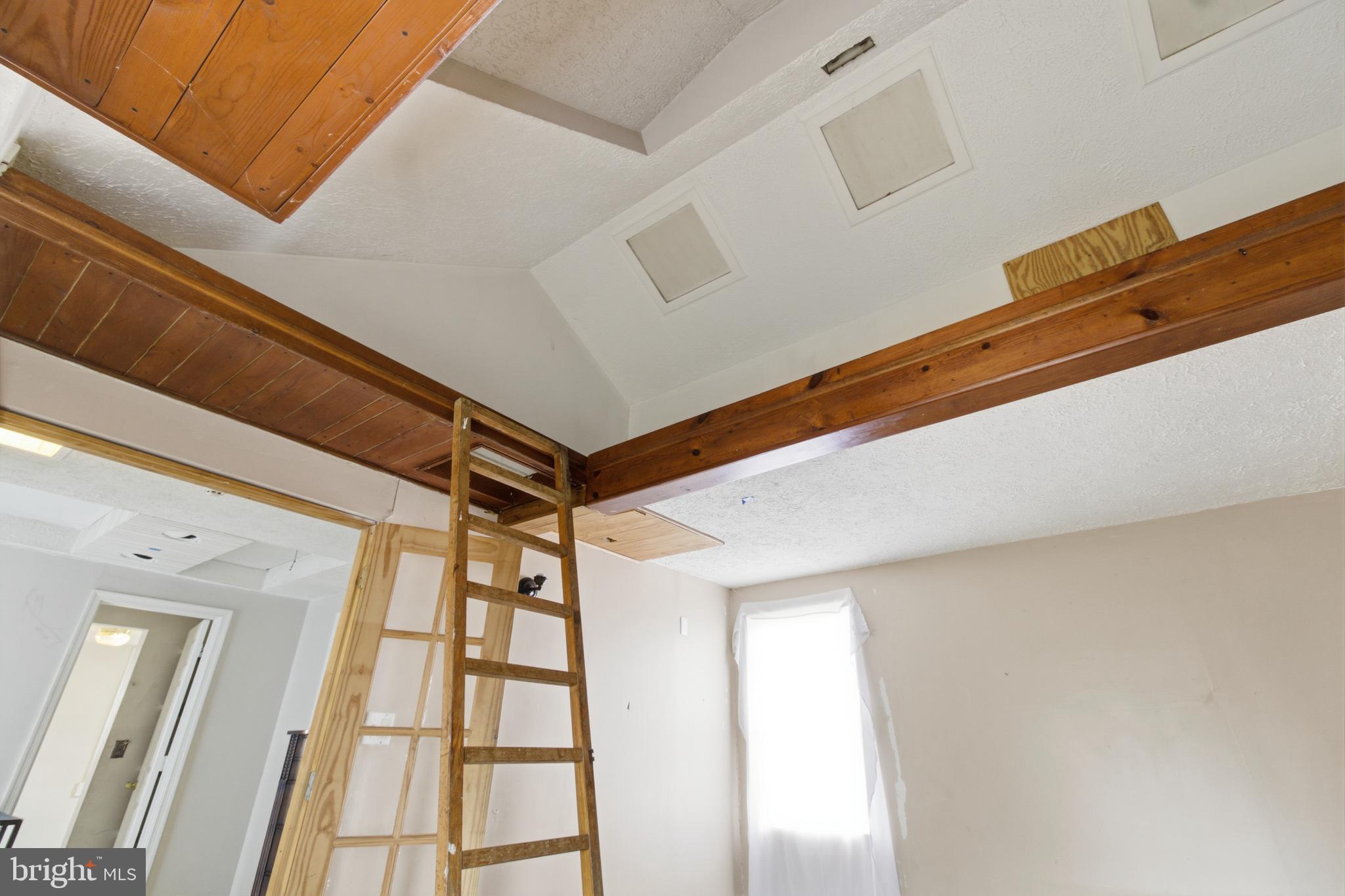 6408 Eastbourne Avenue Baltimore, MD 21224 - Photo 20 of 34 a view of a room