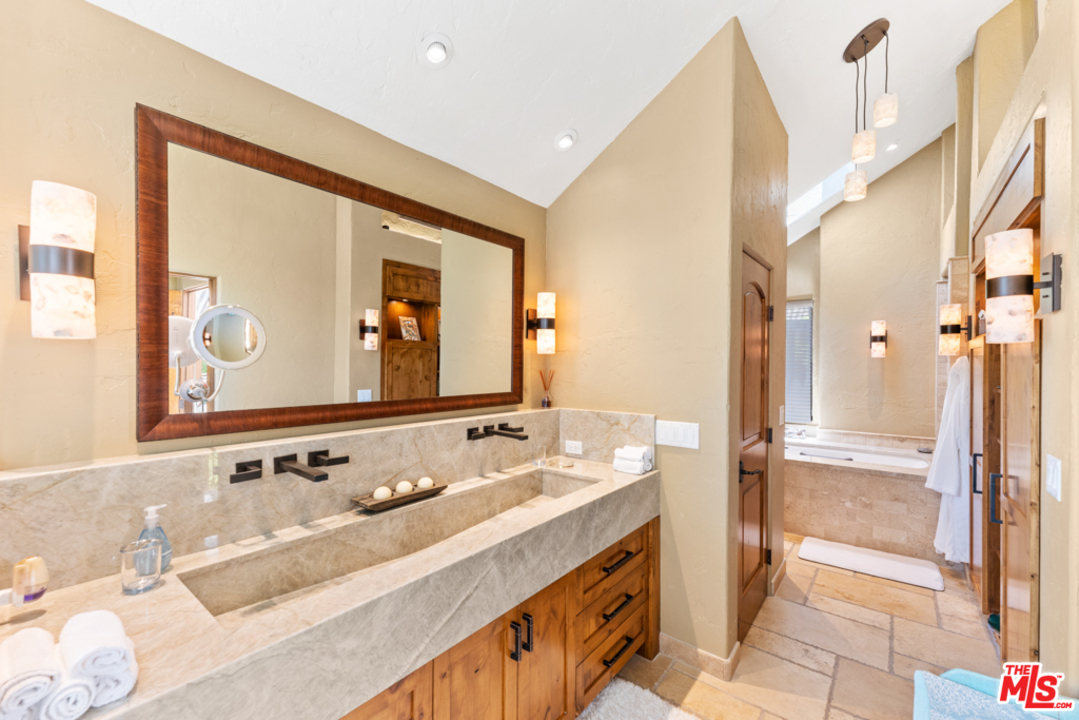 31830 Broad Beach Road Malibu, CA 90265 - Photo 18 of 31