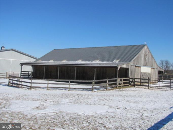 4821 Sundown Road Laytonsville, MD 20882 - Photo 1 of 19 Barn