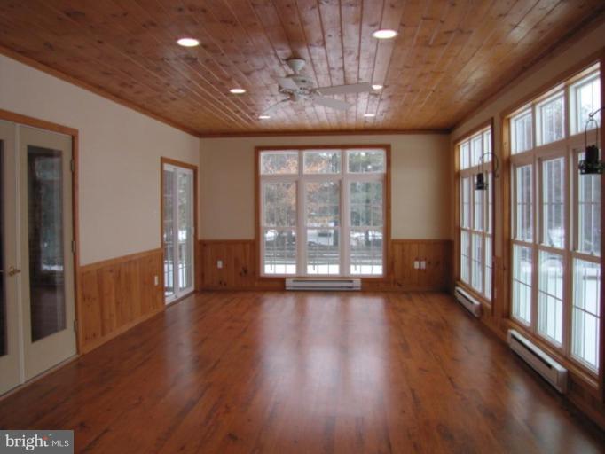 4821 Sundown Road Laytonsville, MD 20882 - Photo 11 of 19 Sunroom