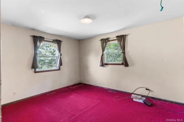 a view of empty room with window