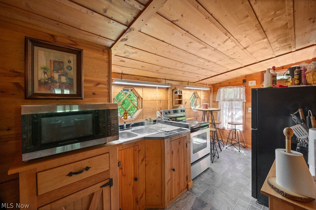 227 Exline Camp Elizabeth, WV 26143 - Photo 8 of 28