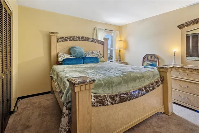 $220,000 | 475 Shenstone Road, Unit 304, Riverside, IL 60546