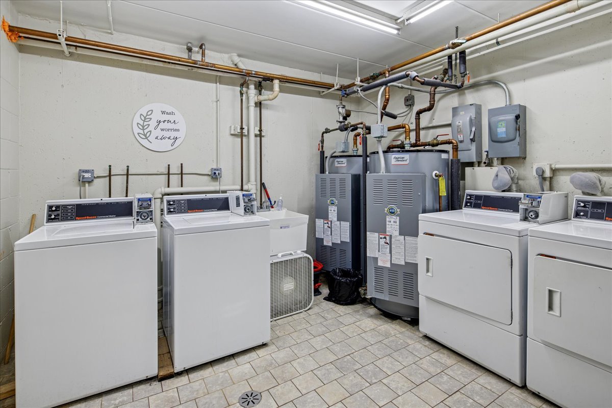 475 Shenstone Road, Unit 304 Riverside, IL 60546 - Photo 20 of 23