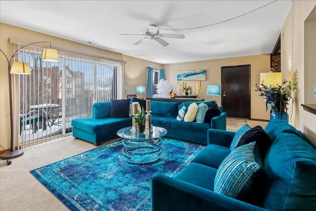 $220,000 | 475 Shenstone Road, Unit 304, Riverside, IL 60546