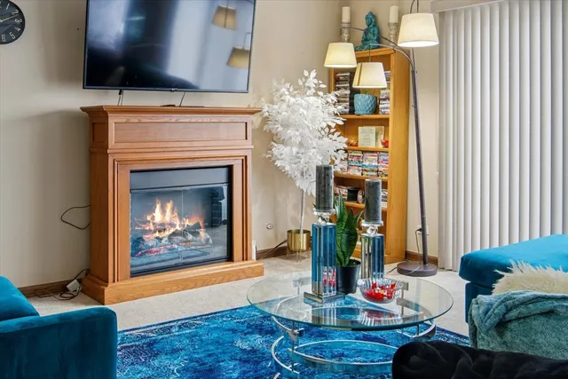 $220,000 | 475 Shenstone Road, Unit 304, Riverside, IL 60546