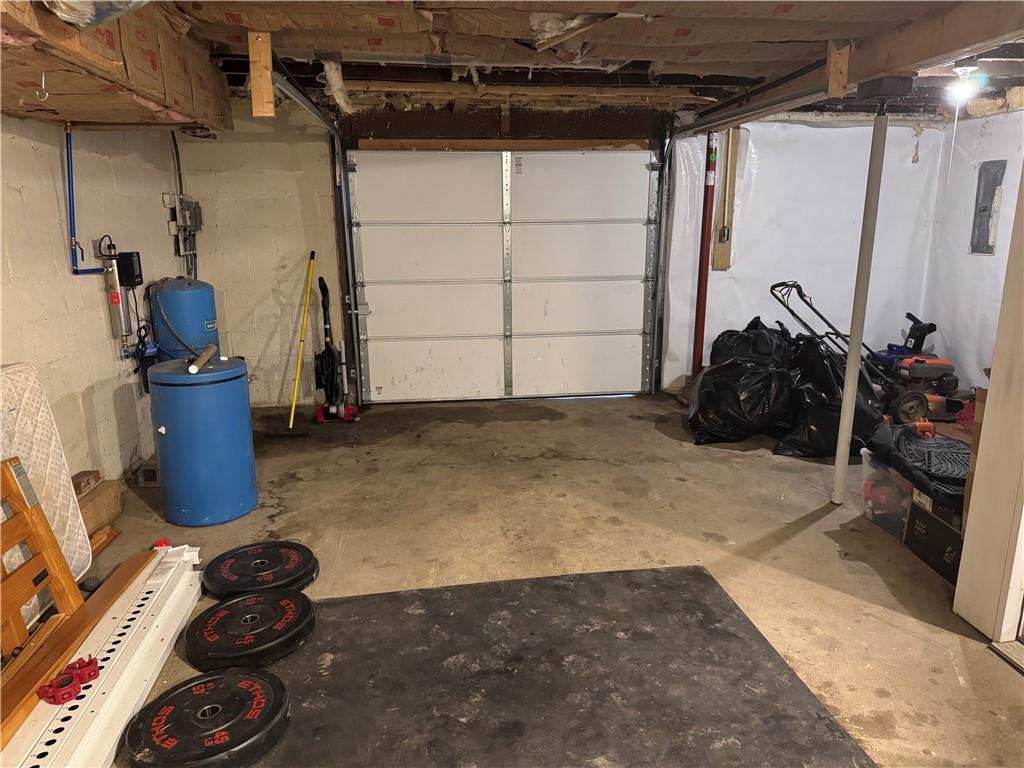 84 Beagle Club Road Washington, PA 15301 - Photo 26 of 31 Room to park your car in out of the snow in the winter!