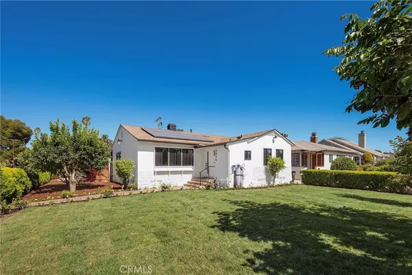 $1,199,000 | 5856 Halbrent Avenue, Sherman Oaks, CA 91411