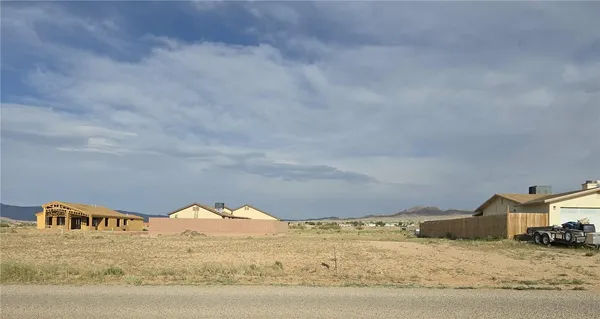 $17,999 | 10026 Concho Drive, Kingman, AZ 86401