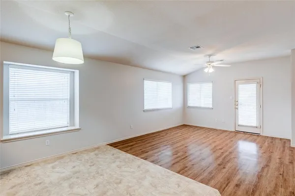 $1,950 | 405 Fort Thomas Place, Round Rock, TX 78664