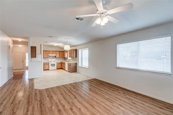 $1,950 | 405 Fort Thomas Place, Round Rock, TX 78664