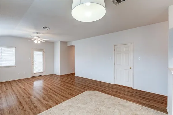 $1,950 | 405 Fort Thomas Place, Round Rock, TX 78664