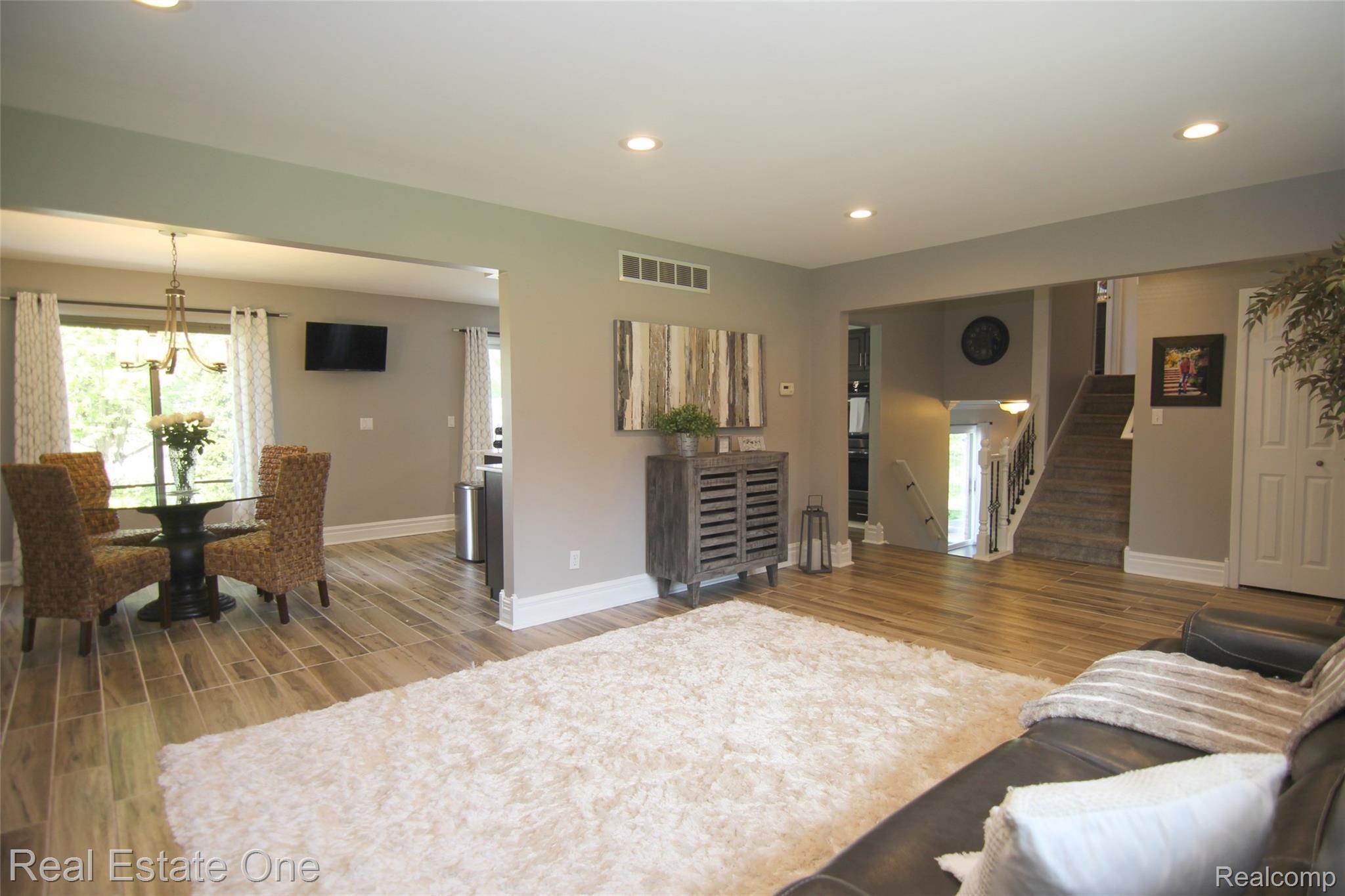 Inverrary Ln Living Room 