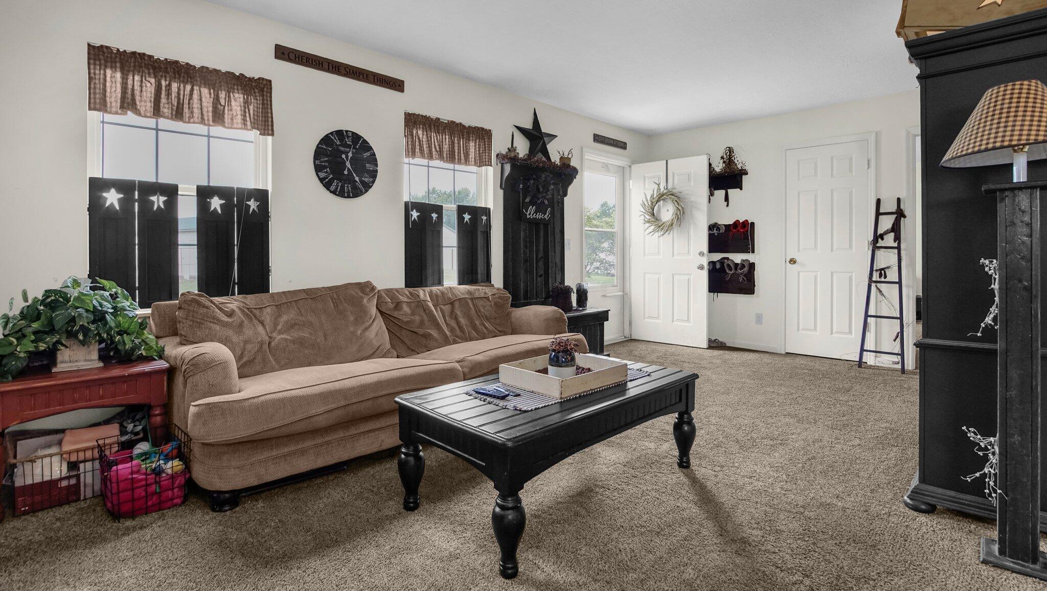 1674 Ridgeview Court Lancaster, OH 43130 - Photo 8 of 33 8-web-or-mls-1664-ridgeview-ct
