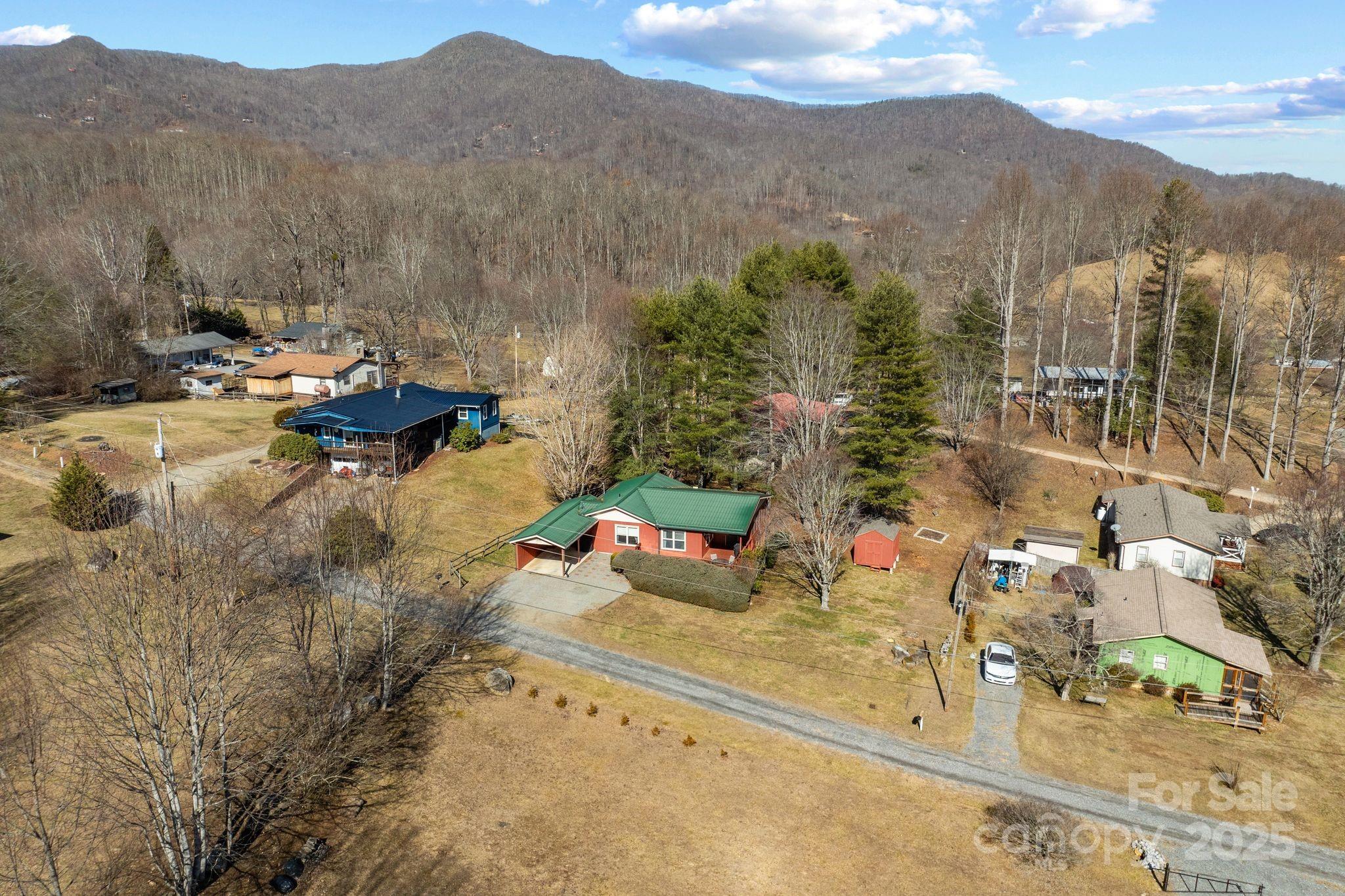 62 Chickadee Road Waynesville, NC 28785 - Photo 3 of 22 Gallery Image 3