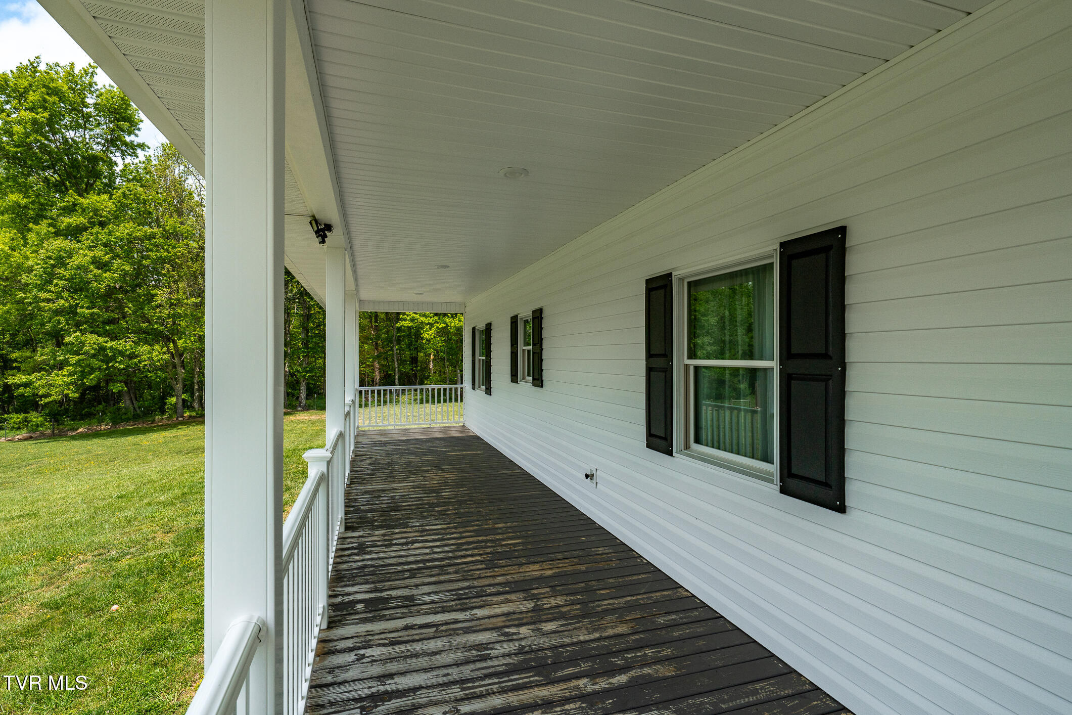 533 Harmon Road Mountain City, TN 37683 - Photo 14 of 75 533 Harmon Road (14 of 74)