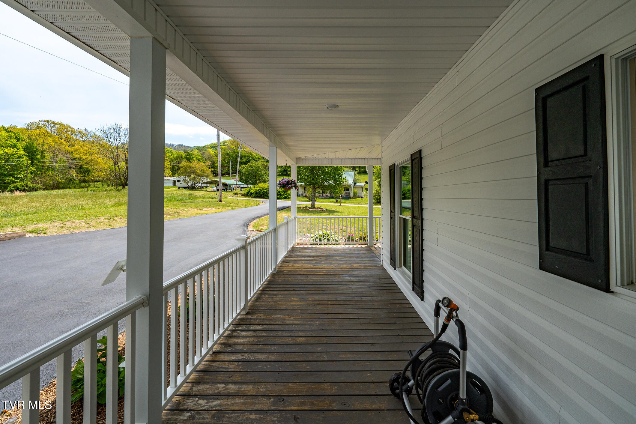 533 Harmon Road Mountain City, TN 37683 - Photo 17 of 75 533 Harmon Road (17 of 74)