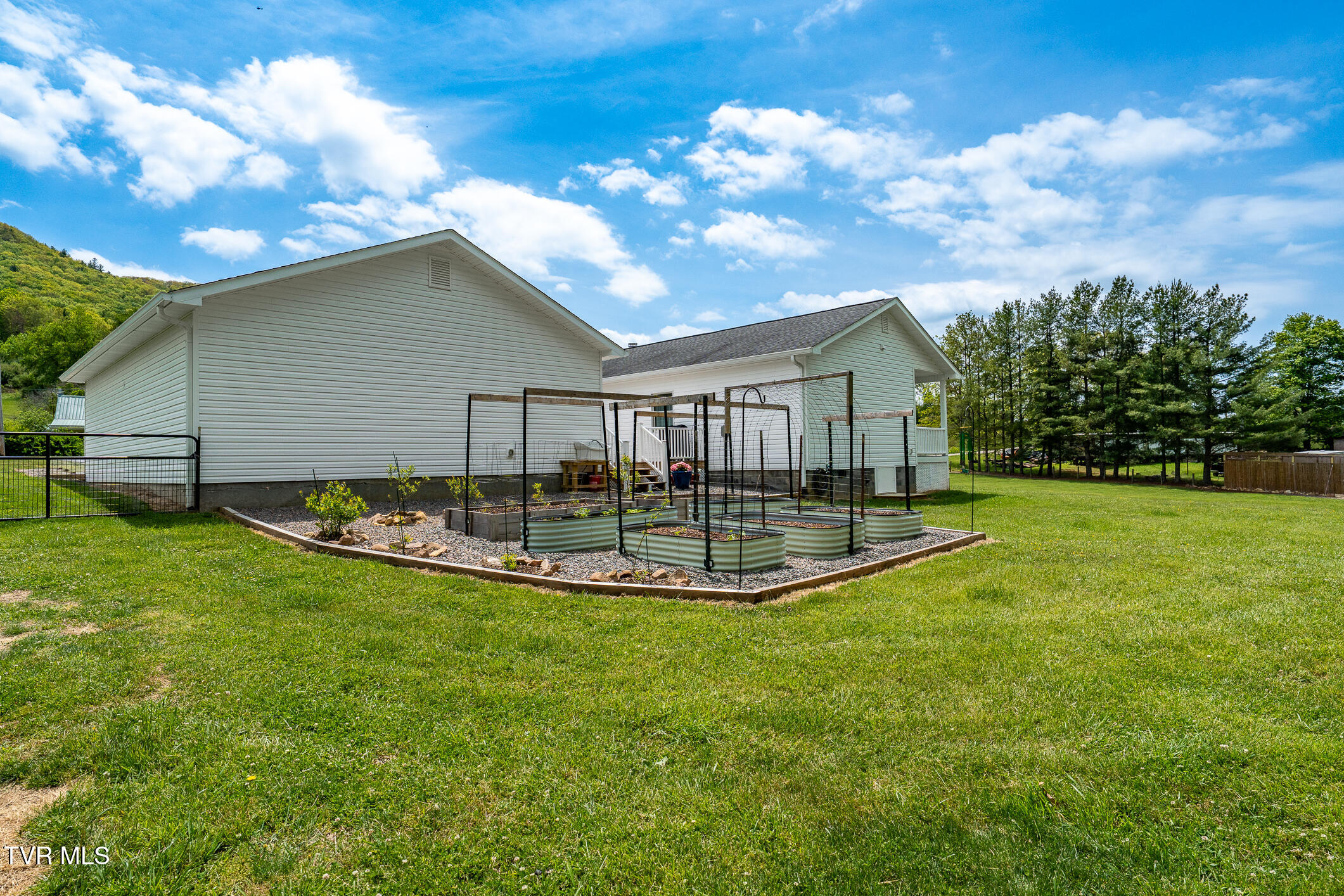 533 Harmon Road Mountain City, TN 37683 - Photo 27 of 75 533 Harmon Road (27 of 74)