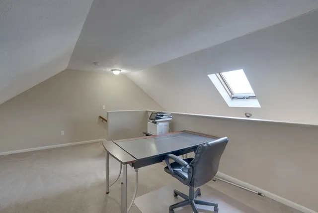 $2,700 | 27 Eastmeadow Way, Manchester, NH 03109