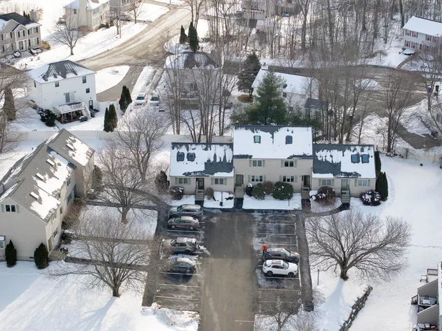 $2,700 | 27 Eastmeadow Way, Manchester, NH 03109