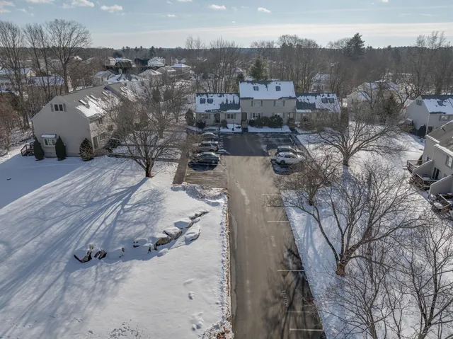 $2,700 | 27 Eastmeadow Way, Manchester, NH 03109