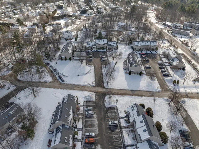 $2,700 | 27 Eastmeadow Way, Manchester, NH 03109