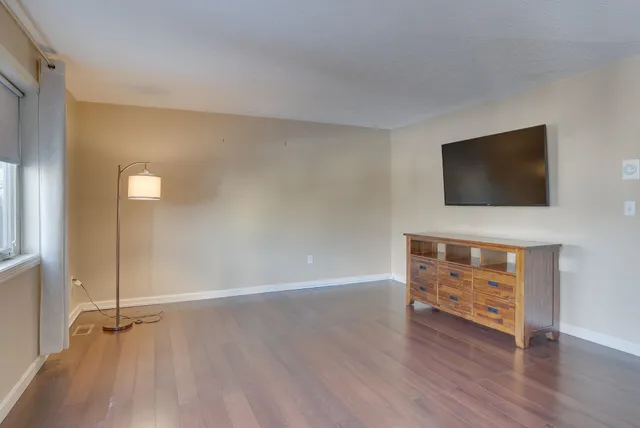 $2,700 | 27 Eastmeadow Way, Manchester, NH 03109