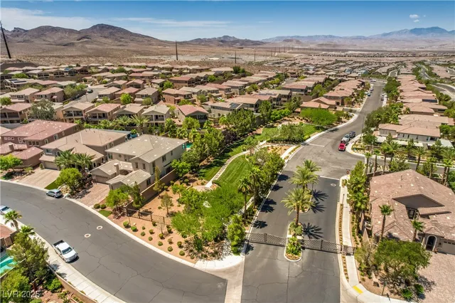 $794,990 | 2753 Kildrummie Street, Henderson, NV 89044