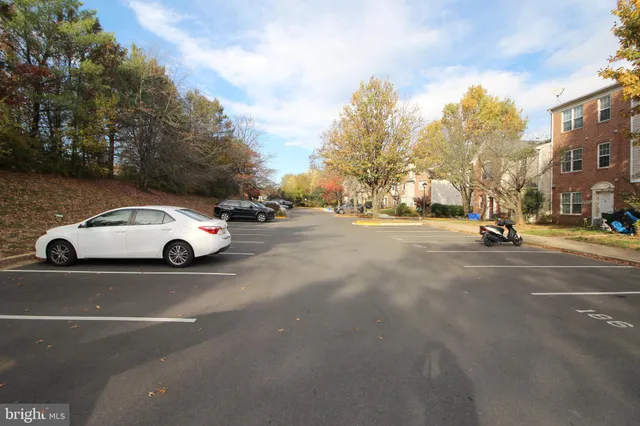 $2,450 | 10144 Reprise Drive, Rockville, MD 20850