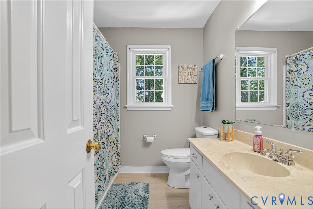 11306 Poplar Ridge Road North Chesterfield, VA 23236 - Photo 28 of 50 Upstairs Hall Bath