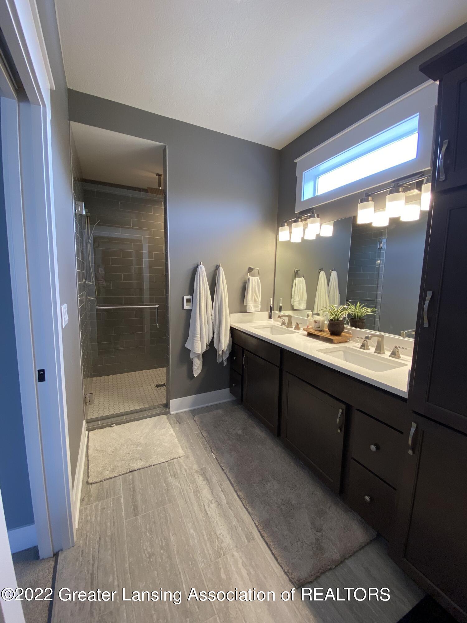 2230 Haslett Road East Lansing, MI 48823 - Photo 17 of 21 IMG_8709