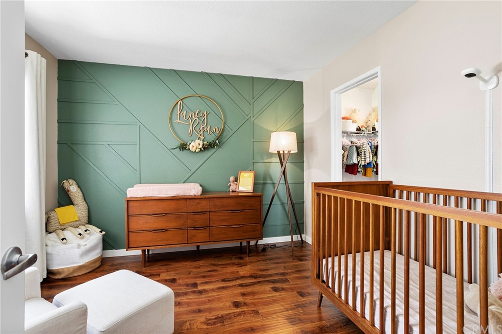 32289 Cercle Beauregard Temecula, CA 92591 - Photo 20 of 45 a room with toys and wooden floor