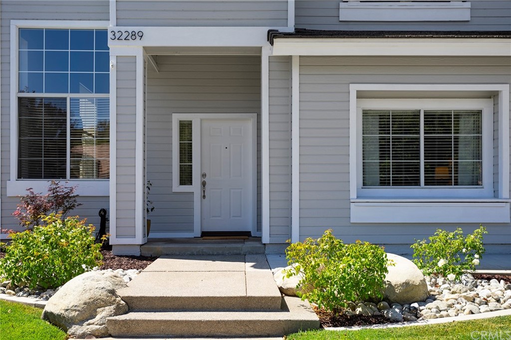 32289 Cercle Beauregard Temecula, CA 92591 - Photo 35 of 45 a front view of a house