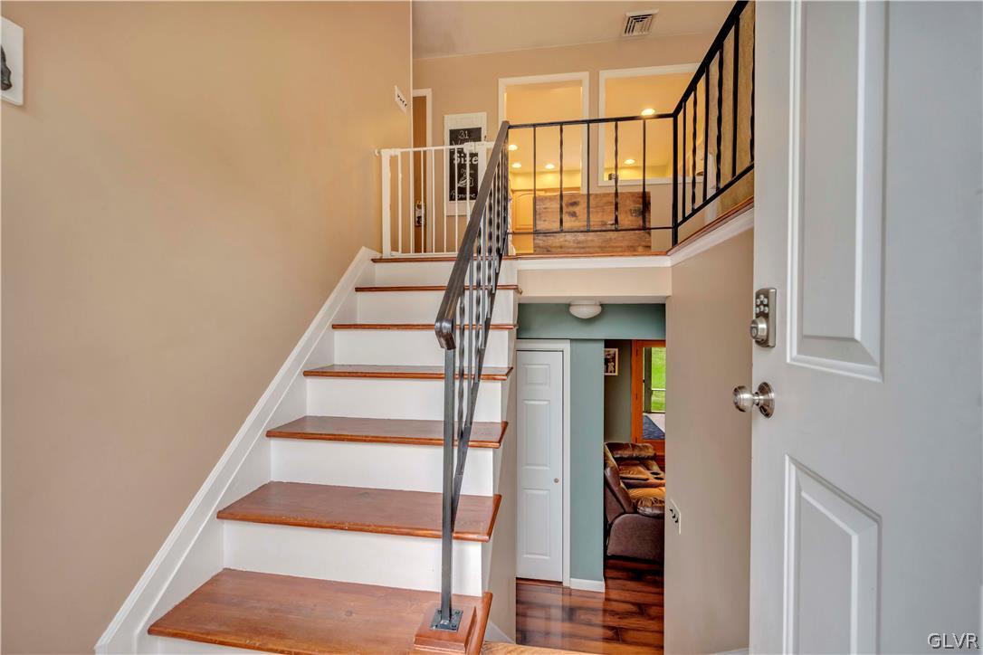 389 Devonshire Drive Bethlehem, PA 18017 - Photo 8 of 29 Gallery Image 8