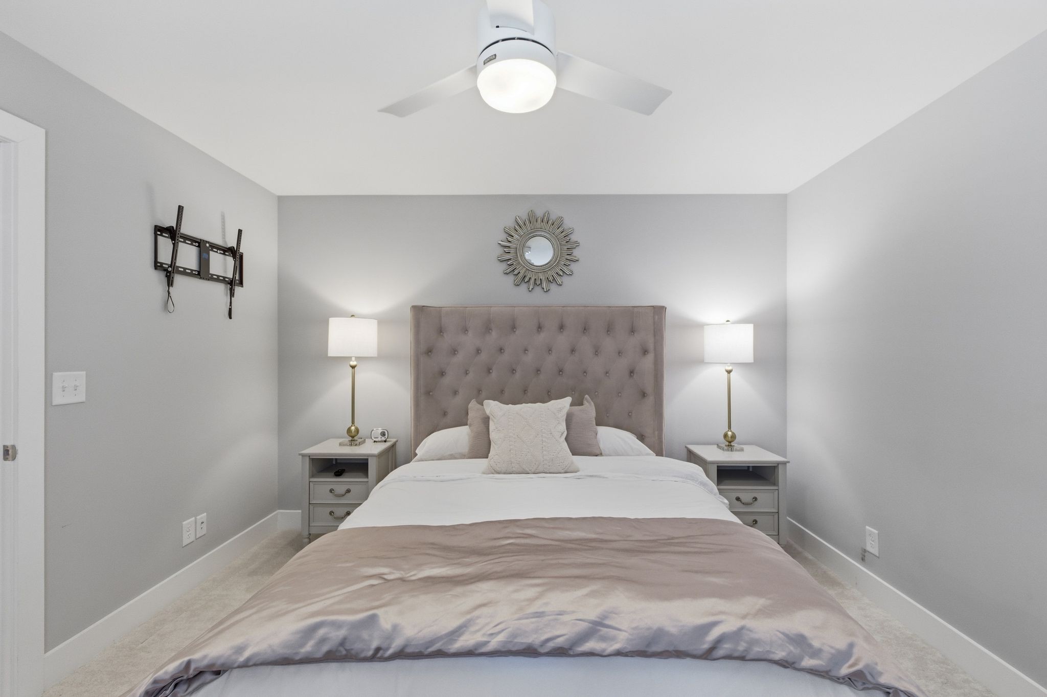 17845 Highway 76 East Springfield, TN 37172 - Photo 40 of 55 a bedroom with a bed and a table